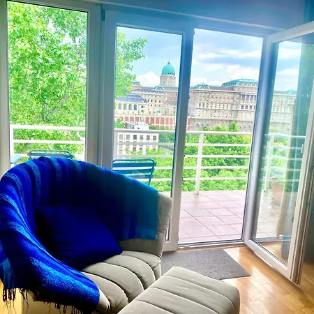 Breathtaking View Apartmant Opposite The Castle