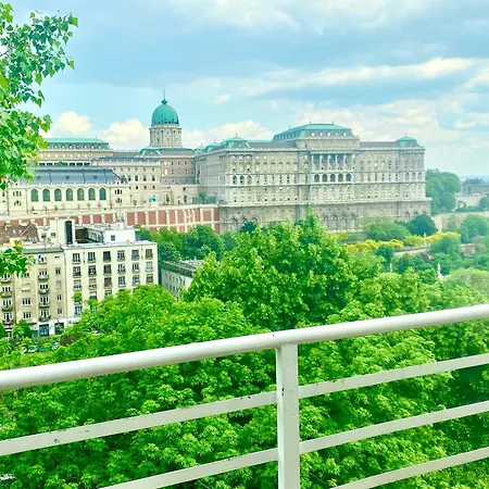 Breathtaking View Apartmant Opposite The Castle *